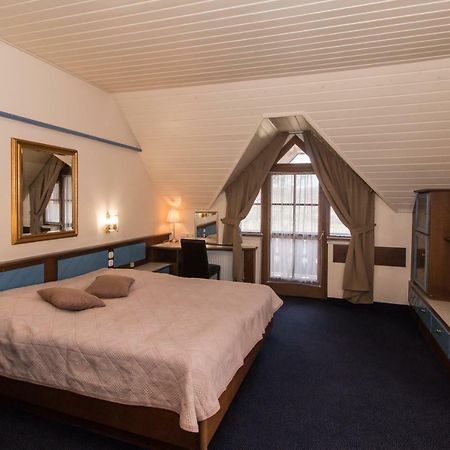 Hasik Hotel Magyarpolany Екстер'єр фото