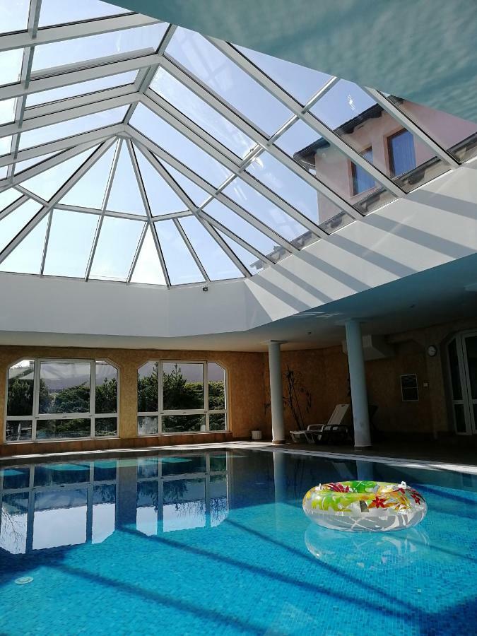 Hasik Hotel Magyarpolany Екстер'єр фото